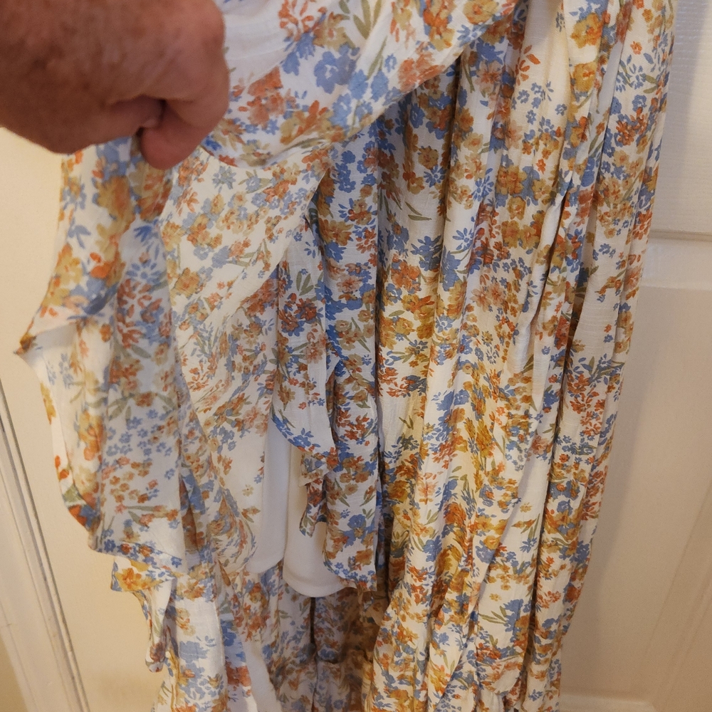 Floral Print Maxi Dress - Picture 10 of 11